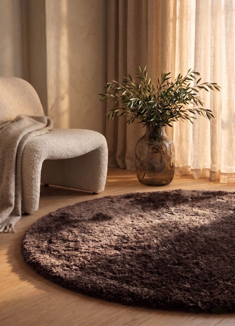 Maskinvevd teppe KM Home Novelle RUNDT 120x120 Sjokolade - Sjokolade - Tekstiler - Tepper & Matter - Moderne tepper - Ryeteppe