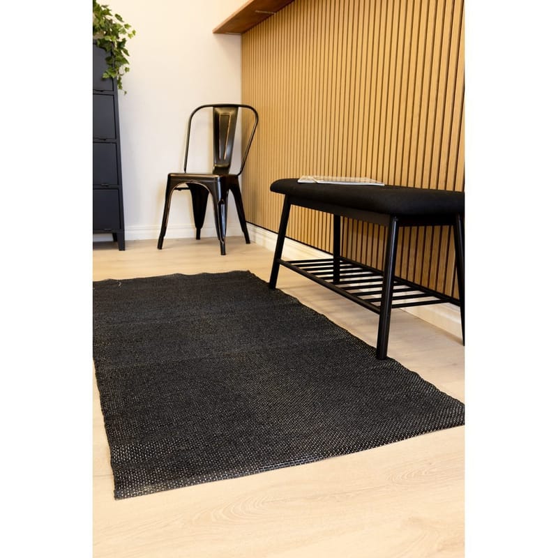 Plastteppe Hilma Plain - 70x150 cm, Svart - Tekstiler - Tepper & Matter - Moderne tepper - Wiltontepper