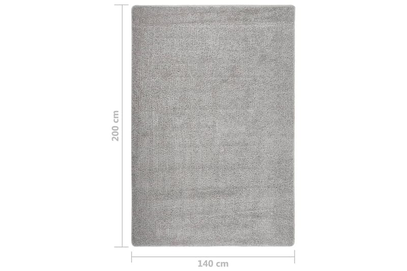 Flossteppe lysegrå 140x200 cm sklisikkert - Grå - Ryeteppe