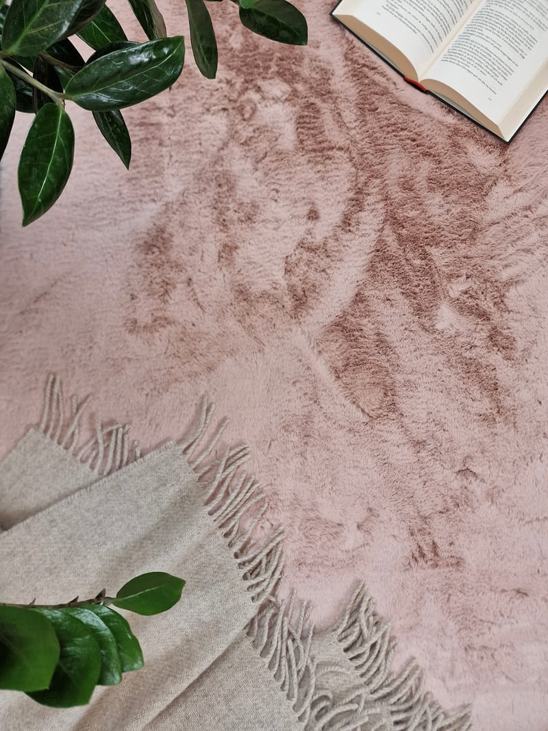 Heaven Ryematte Rosa rund 80 - Rosa - Tekstiler - Tepper & Matter - Moderne tepper - Ryeteppe
