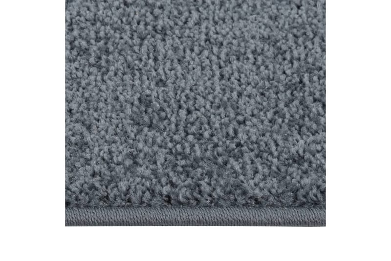 Teppe med kort luv 140x200 cm antrasitt - Antrasittgrå - Kjøkkenmatte - Plasttepper - Hall matte